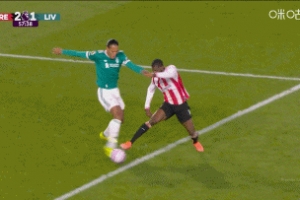 紅軍再丟一球！范戴克禁區(qū)線放倒瓦塔拉送點(diǎn)！蒂亞戈點(diǎn)射破門