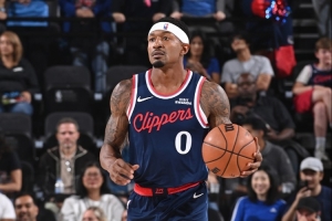 泰倫-盧：比爾上一場比賽造進(jìn)攻犯規(guī)時背部受傷 所以他今天缺陣