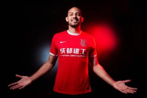 費(fèi)利佩對(duì)陣青島西海岸攻入過5粒中超進(jìn)球，是對(duì)陣單一對(duì)手最多