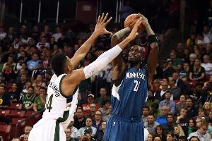 加內(nèi)特和字母哥單挑誰(shuí)更強(qiáng)？小波特：加內(nèi)特 他投籃和防守更好