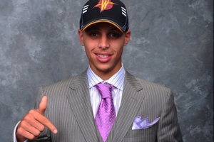 武圣打趣：若早知道庫里會變成今天這樣 我就留在勇士了