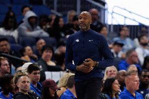 三分24中3！莫斯利：我們得到了不少絕佳機會 需要果斷將球投進