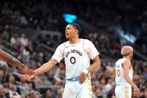 馬刺主帥：凱爾登-約翰遜現(xiàn)在對贏球的影響力比以往任何時候都大