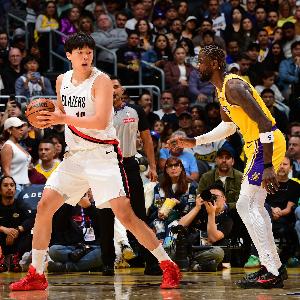 媒體人：楊瀚森移動(dòng)能力是短板 應(yīng)盡快針對(duì)性加強(qiáng)三分投射訓(xùn)練量