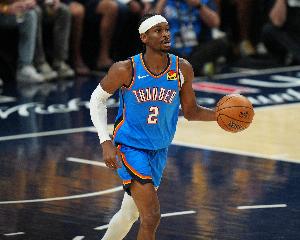 一線(xiàn)之隔！亞歷山大半場(chǎng)兩分球6中6&三分球4中0拿到13分4板2助1帽