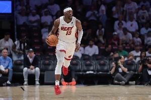 阿德巴約談打快：每個(gè)人都能參與其中 希望這打法能貫穿整賽季