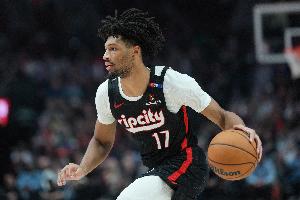 小里程碑！夏普成為開拓者隊史最年輕命中1000個運動戰(zhàn)進球的球員