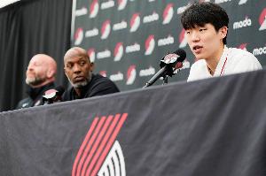 灰熊有科沃德我們只有瀚森？拓媒回懟：等楊打好了你可別來站隊