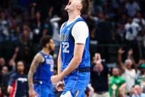 弗拉格談隔扣馬穆凱拉什維利：他失誤了 我就上去打個(gè)反擊