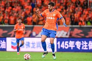 澤卡本賽季已經(jīng)完成8次助攻，刷新泰山球員單賽季主場(chǎng)助攻紀(jì)錄