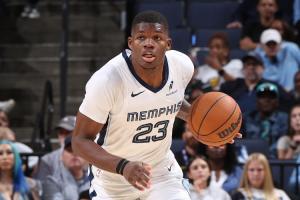 小楊壓力山大！11號(hào)秀科沃德場(chǎng)均19分 三項(xiàng)命中率70.4/72.7/91.7