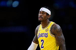 攻防有所建樹！范德比爾特上半場7中4得8分4板2斷 貢獻(xiàn)一條龍暴扣