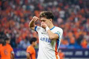 李小恒：韓鵬高強(qiáng)度訓(xùn)練幫我提升狀態(tài)，會盡快提升普通話水平