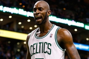 加內(nèi)特：現(xiàn)役球員對(duì)體能訓(xùn)練重視不足 季前賽很多人都在喘