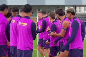 好消息！萊萬、奧爾莫恢復(fù)合練，隊友們拍打儀式歡迎