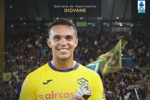 斯基拉：佛羅倫薩和AC米蘭關注維羅納21歲前鋒吉奧瓦尼-桑塔納