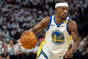 巴特勒前三節(jié)10中7得17分4板2助 得分不知不覺(jué)全隊(duì)最高了