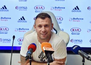 卡薩諾：阿萊格里的球隊進一個球后就全線退守，他不會讓球員變好