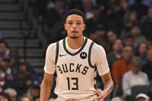 開竅！羅林斯首節(jié)3分鐘3中3貢獻(xiàn)8分 三分2中2