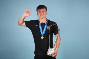 世體：巴薩18歲中場胡安-埃爾南德斯合同將到期，巴黎有意免簽