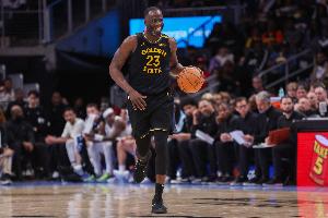 追夢(mèng)式數(shù)據(jù)！德雷蒙德-格林攻防全面 拿到7分7板4助3斷