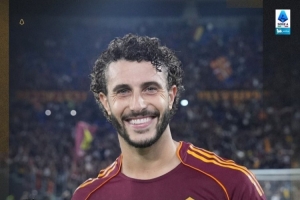 頭槌首開(kāi)記錄！意甲官方：羅馬中衛(wèi)埃爾莫索當(dāng)選本場(chǎng)比賽最佳球員