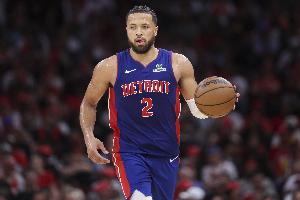 打得不錯(cuò)！康寧漢姆半場10投5中得到11分2板5助3斷1帽0失誤