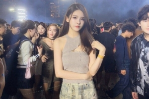 DOTA2解說蛋糕曬演唱會(huì)照：知道遲到大王會(huì)遲到 所以我也遲到