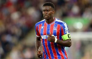 猜猜聊的啥？今夏都曾接近離隊，格伊和喬-戈麥斯在賽后熱烈交談