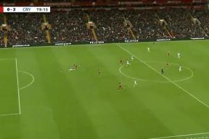 利物浦10人作戰(zhàn)！納洛拉倒單刀的德文尼，被裁判直紅罰下