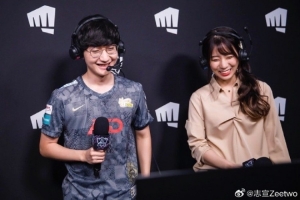 LCK主持人志宣分享和各時(shí)期的peanut合照：辛苦了老朋友 好好休息