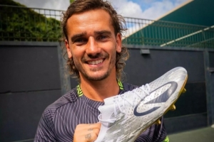 全球限量200雙！迪卡儂推出格列茲曼限量戰(zhàn)靴，致敬后者馬競200球