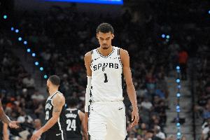 媒體人：文班亞馬純ET應(yīng)該拉到51區(qū)去研究下 我們只討論地球人