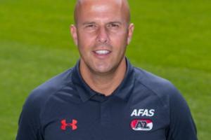 2019年41歲斯洛特初執(zhí)教鞭，在荷蘭5年從未遭遇3次及以上連敗