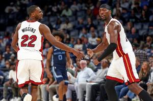 沖擊4連勝！熱火戰(zhàn)馬刺先發(fā)：小米切爾&拉松&維金斯&熱巴&韋爾