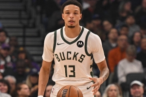 狀態(tài)火熱！羅林斯半場(chǎng)10中6拿到14分2板5助