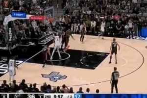 得分爆發(fā)力！哈珀底角三分&沖筐上籃里突外投連拿5分