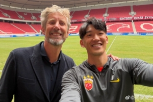 顏駿凌曬與偶像范德薩合影：這一切都是值得的