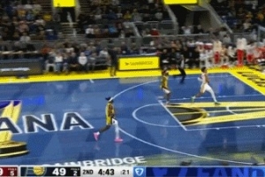 仙人指路！丹尼爾斯送長傳 杰倫-約翰遜暴扣打停步行者