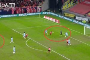 河南手球在先蓉城進(jìn)球無效？胡荷韜進(jìn)球前，主裁艾堃就已先響哨