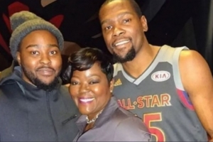 KD：我媽的人生很艱難 21歲帶著倆孩子還不讓我們感受到壓力