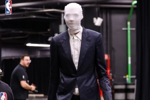 文班cos瘦長鬼影！球員萬圣節(jié)經(jīng)典裝扮 你給打幾分？