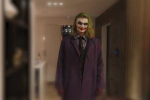 幾分像？哈蘭德萬圣節(jié)扮“小丑”去買尿布被認(rèn)出，女友扮貓女