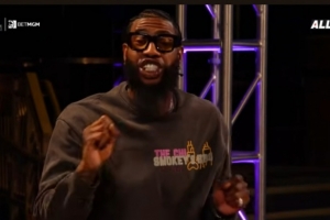 香波特：和詹姆斯打球你就不能過(guò)度做自己 我只能蹲底角太難受了