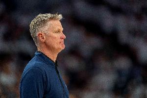 科爾：輸雄鹿球隊(duì)表現(xiàn)不夠犀利 面對(duì)密集賽程為球員感到驕傲