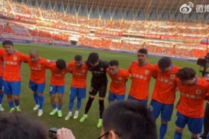 鄭錚賽前喊話：多鼓勵(lì)、多保護(hù)、多包容，全力以赴打好這場(chǎng)比賽