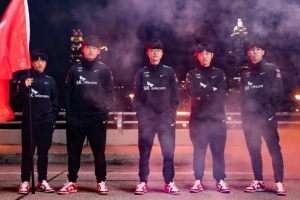 又是T1，賽事官方分享近四屆全球總決賽T1隊員合影