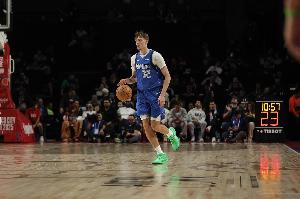 【菜鳥】弗拉格打后衛(wèi)收效甚微14中3得16+8+4 黃蜂4號秀低迷9中1