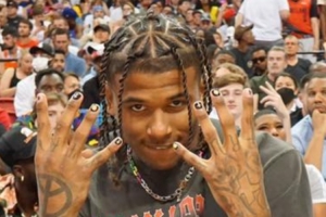 鍵盤(pán)俠|風(fēng)雪哥背上文40歲女友頭像！美球迷：廢了！讓華子教育你