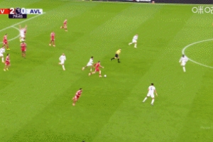 土豆你在干什么！維爾茨過頂長傳直接傳出邊線，隨后趕緊抬手抱歉